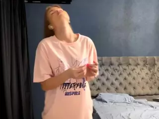ElwynaCordner's Live Sex Cam Show