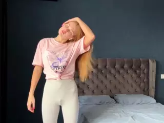 ElwynaCordner's Live Sex Cam Show