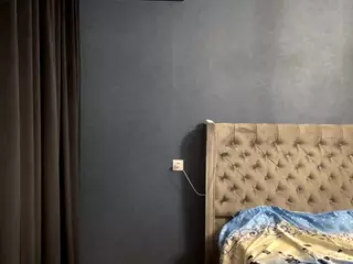ElwynaCordner's Live Sex Cam Show