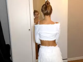 ElwynaCordner's Live Sex Cam Show