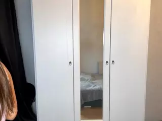 ElwynaCordner's Live Sex Cam Show