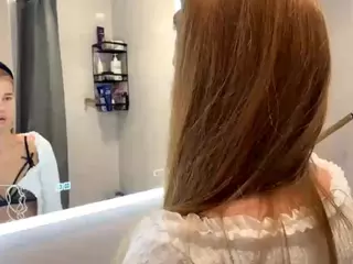 ElwynaCordner's Live Sex Cam Show