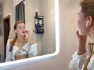 ElwynaCordner's Live Sex Cam Show
