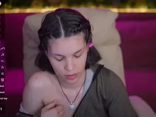 HarlyBell's Live Sex Cam Show