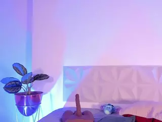 IsabellaCruz1's Live Sex Cam Show
