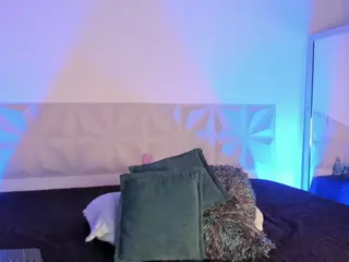 IsabellaCruz1's Live Sex Cam Show