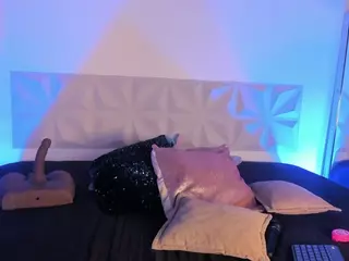 IsabellaCruz1's Live Sex Cam Show