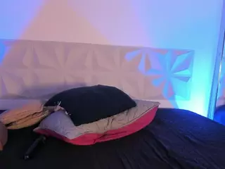 IsabellaCruz1's Live Sex Cam Show