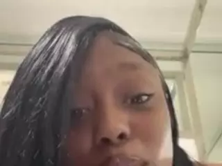 sapphireduh2's Live Sex Cam Show