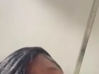 sapphireduh2's Live Sex Cam Show