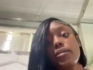sapphireduh2's Live Sex Cam Show