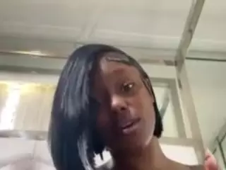 sapphireduh2's Live Sex Cam Show