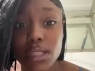 sapphireduh2's Live Sex Cam Show