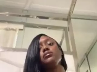 sapphireduh2's Live Sex Cam Show