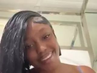 sapphireduh2's Live Sex Cam Show