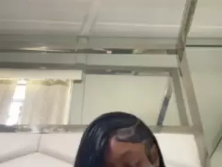 sapphireduh2's Live Sex Cam Show