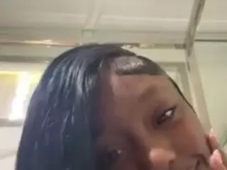sapphireduh2's Live Sex Cam Show