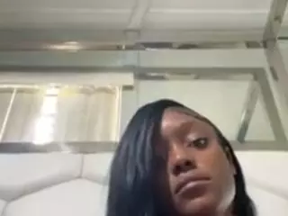 sapphireduh2's Live Sex Cam Show