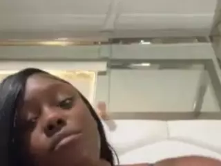 sapphireduh2's Live Sex Cam Show