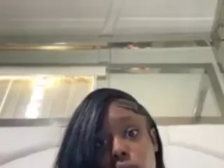 sapphireduh2's Live Sex Cam Show