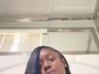 sapphireduh2's Live Sex Cam Show