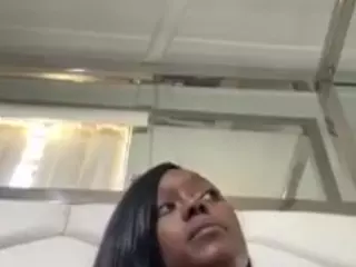 sapphireduh2's Live Sex Cam Show