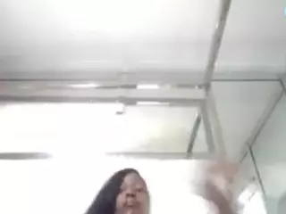 sapphireduh2's Live Sex Cam Show