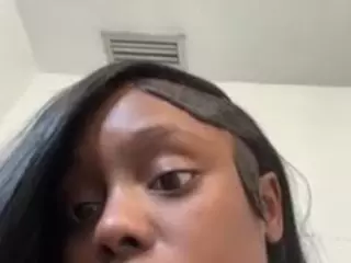sapphireduh2's Live Sex Cam Show