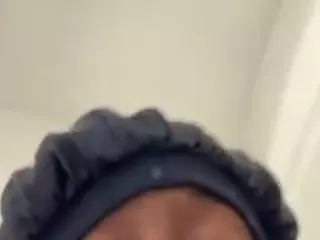 sapphireduh2's Live Sex Cam Show