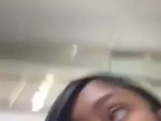 sapphireduh2's Live Sex Cam Show