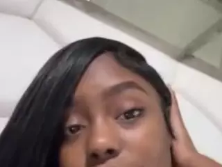 sapphireduh2's Live Sex Cam Show