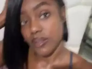 sapphireduh2's Live Sex Cam Show