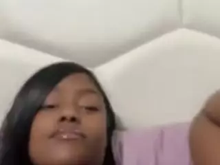 sapphireduh2's Live Sex Cam Show