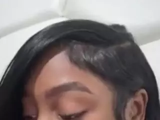 sapphireduh2's Live Sex Cam Show
