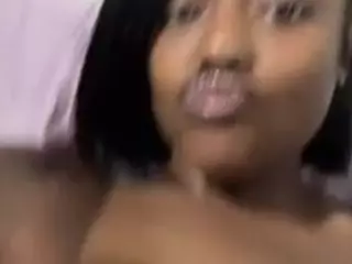 sapphireduh2's Live Sex Cam Show