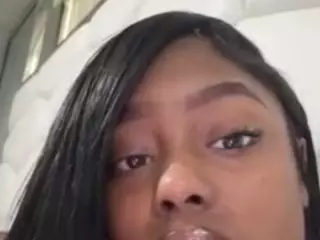 sapphireduh2's Live Sex Cam Show