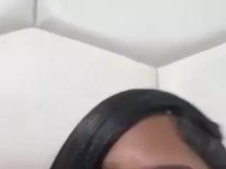 sapphireduh2's Live Sex Cam Show