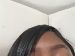 sapphireduh2's Live Sex Cam Show
