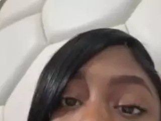 sapphireduh2's Live Sex Cam Show