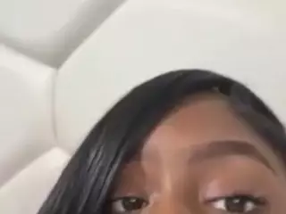 sapphireduh2's Live Sex Cam Show