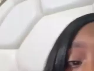 sapphireduh2's Live Sex Cam Show