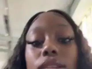 sapphireduh2's Live Sex Cam Show