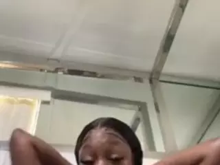 sapphireduh2's Live Sex Cam Show