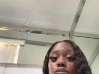 sapphireduh2's Live Sex Cam Show