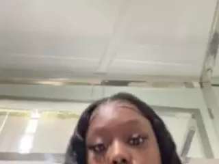 sapphireduh2's Live Sex Cam Show