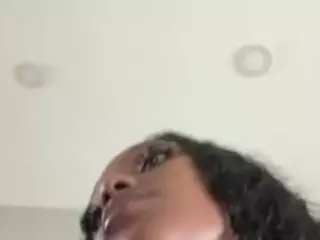 sapphireduh2's Live Sex Cam Show