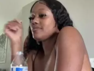 sapphireduh2's Live Sex Cam Show