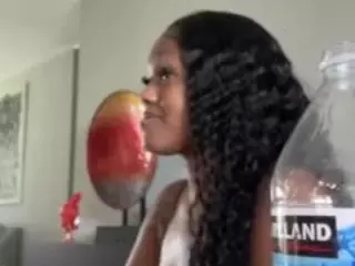 sapphireduh2's Live Sex Cam Show
