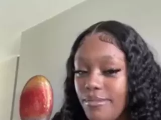 sapphireduh2's Live Sex Cam Show