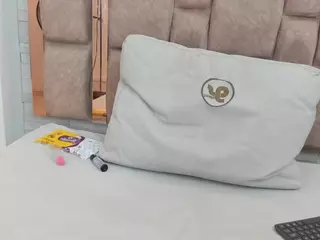 Karol-Lewiss's Live Sex Cam Show